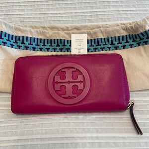 Tory Burch Charlie, zip, Continental wallet, in fuchsia
